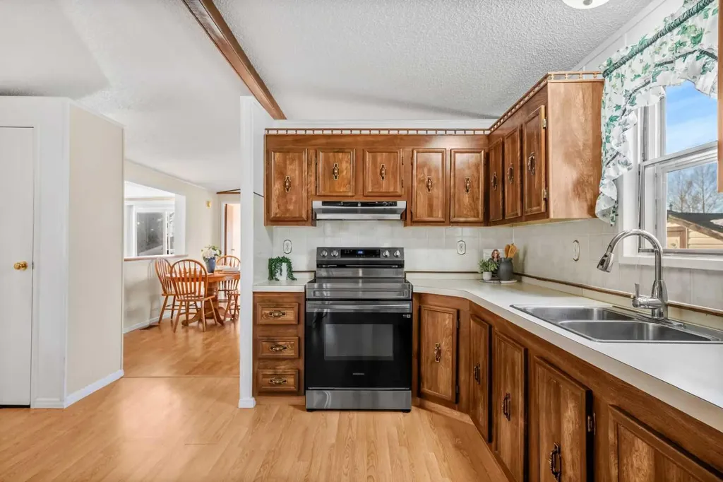 99 Arbour Lake Road NW Calgary AB T3G 4E4
