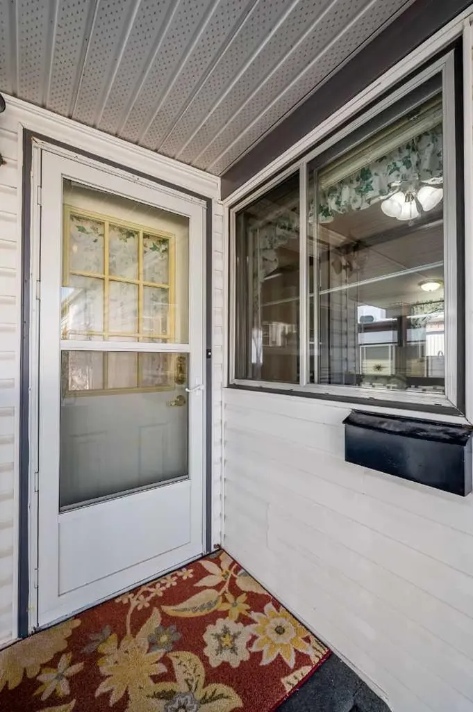 99 Arbour Lake Road NW Calgary AB T3G 4E4