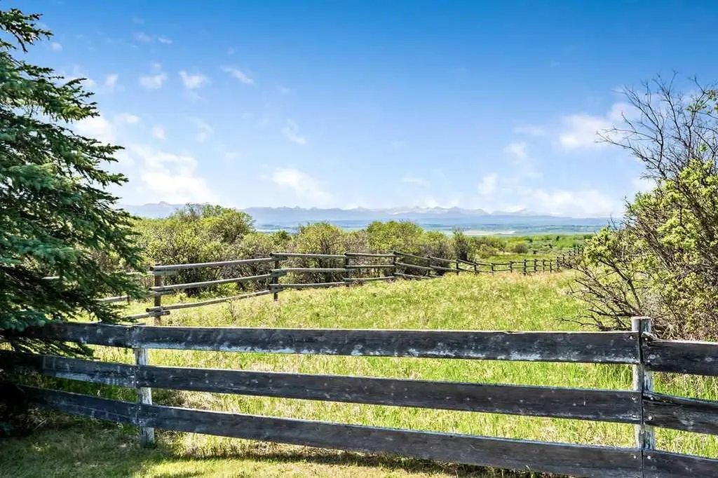 251018 Tower Ridge Estates Rural Rocky View County AB T3Z 2M2