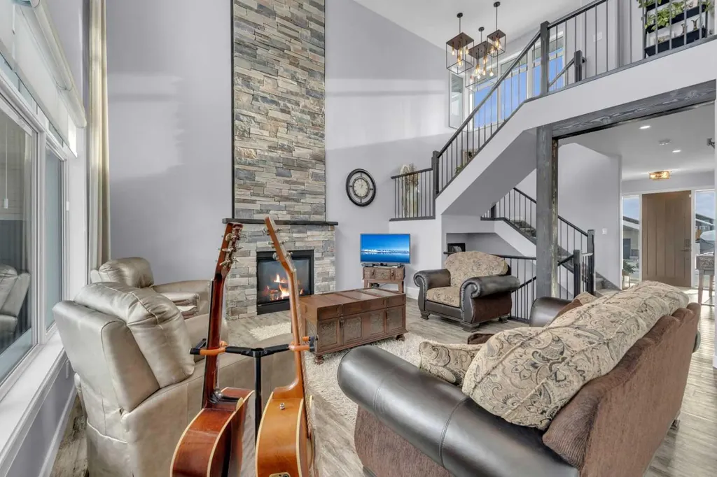 5 Leonard Close Sylvan Lake AB T4S 0E7