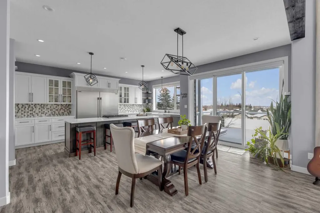 5 Leonard Close Sylvan Lake AB T4S 0E7