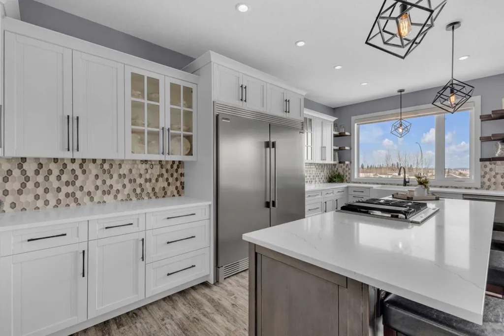 5 Leonard Close Sylvan Lake AB T4S 0E7