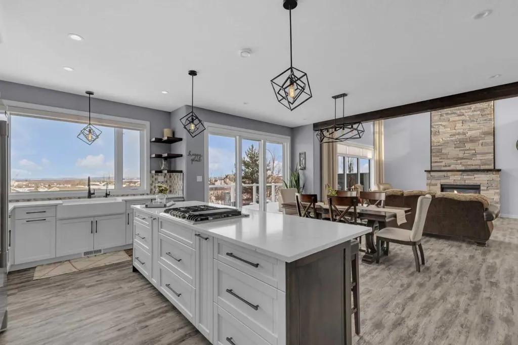 5 Leonard Close Sylvan Lake AB T4S 0E7