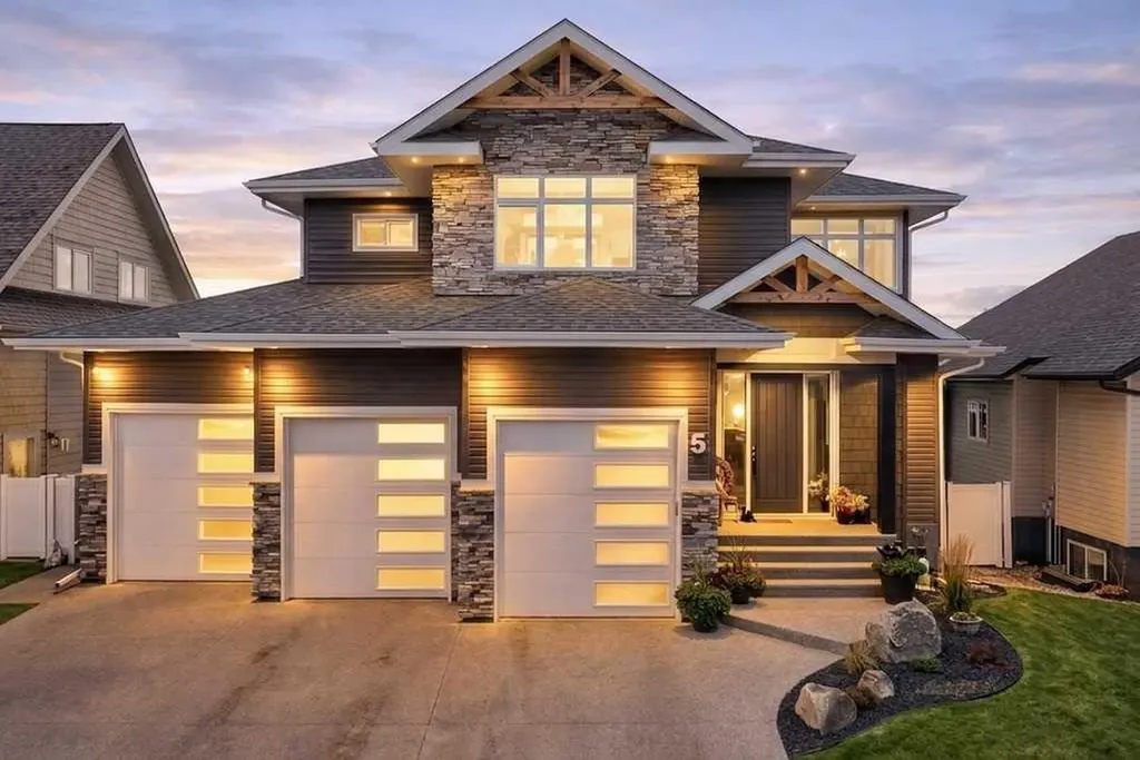 5 Leonard Close Sylvan Lake AB T4S 0E7