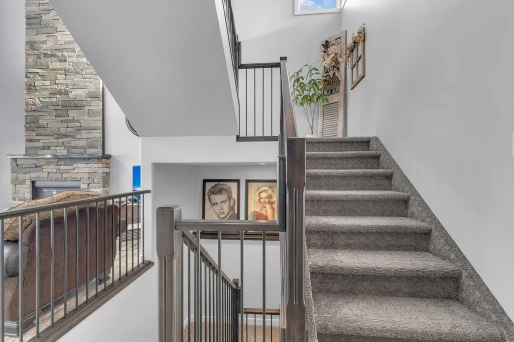 5 Leonard Close Sylvan Lake AB T4S 0E7
