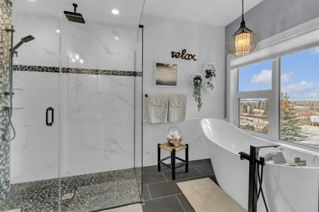 5 Leonard Close Sylvan Lake AB T4S 0E7