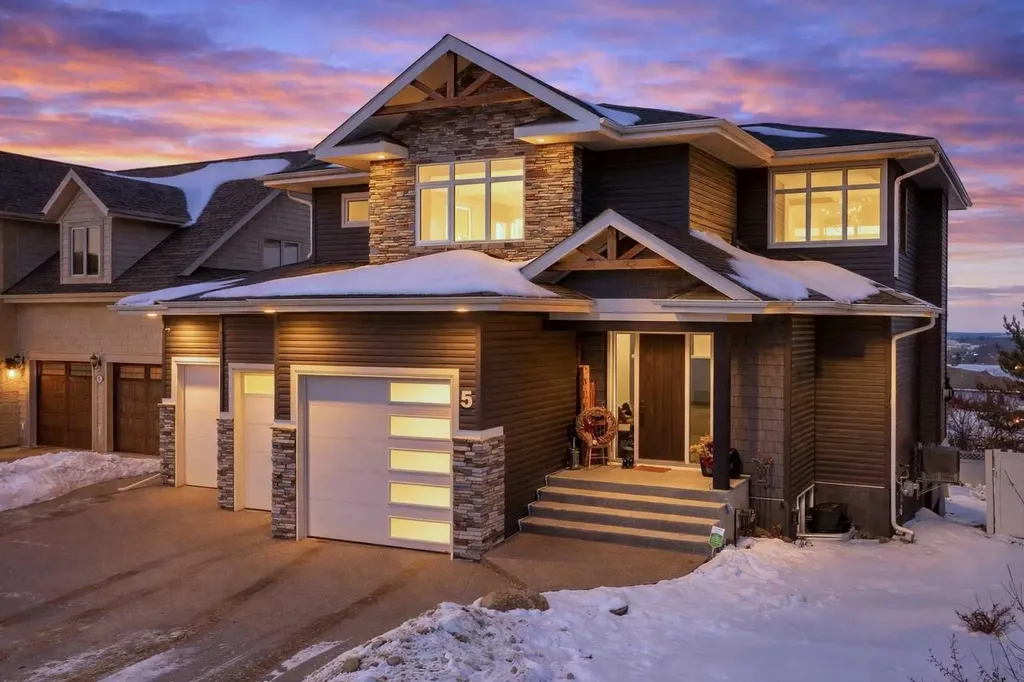 5 Leonard Close Sylvan Lake AB T4S 0E7