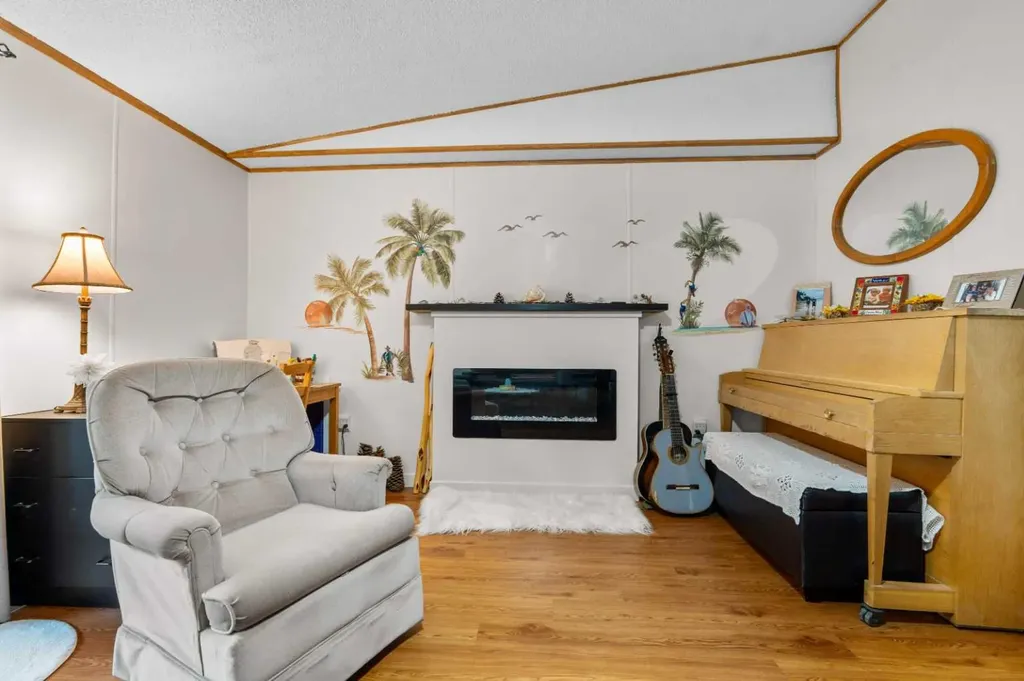 3223 83 Street Calgary AB T3B 5M7