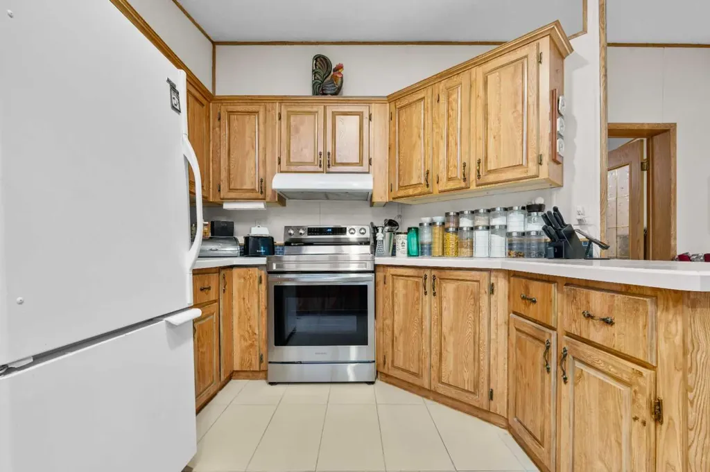 3223 83 Street Calgary AB T3B 5M7