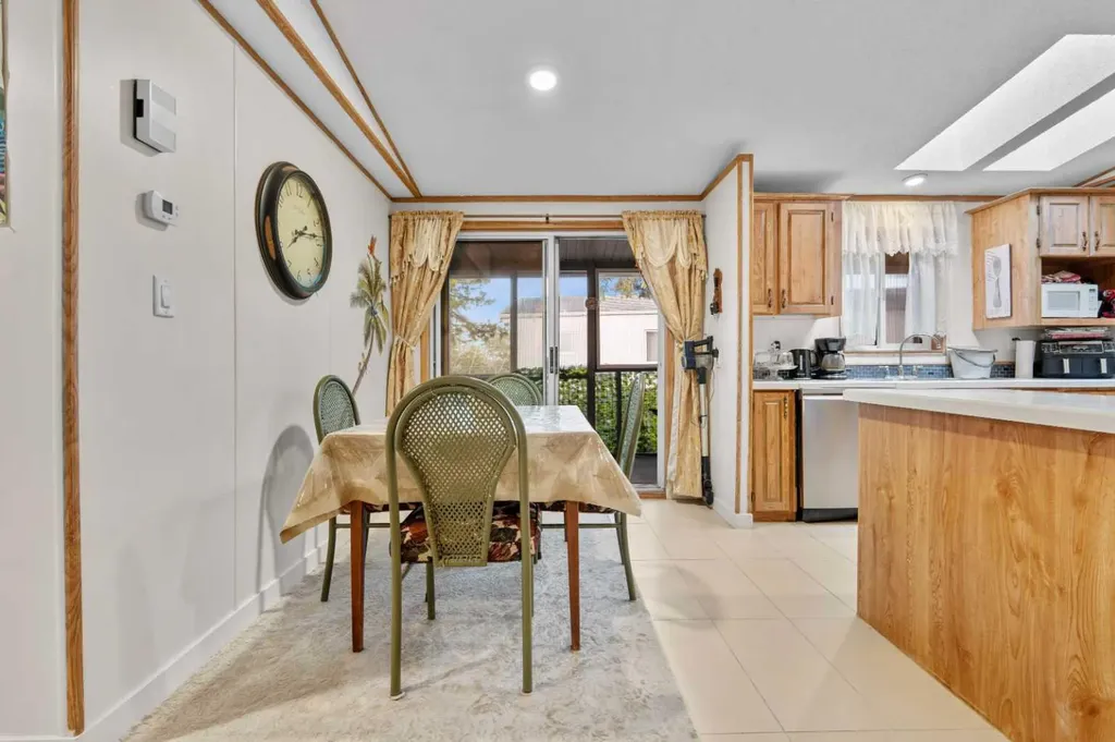 3223 83 Street Calgary AB T3B 5M7