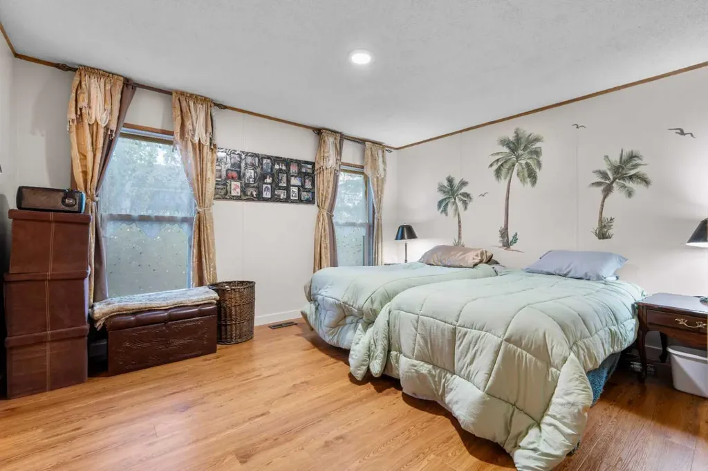 3223 83 Street Calgary AB T3B 5M7