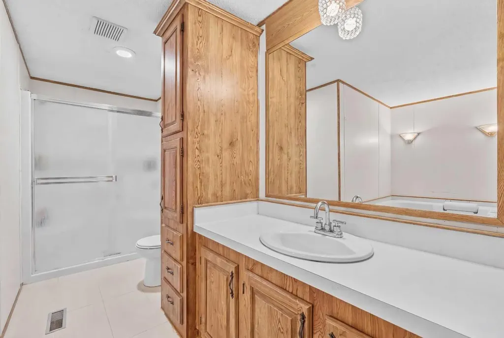 3223 83 Street Calgary AB T3B 5M7