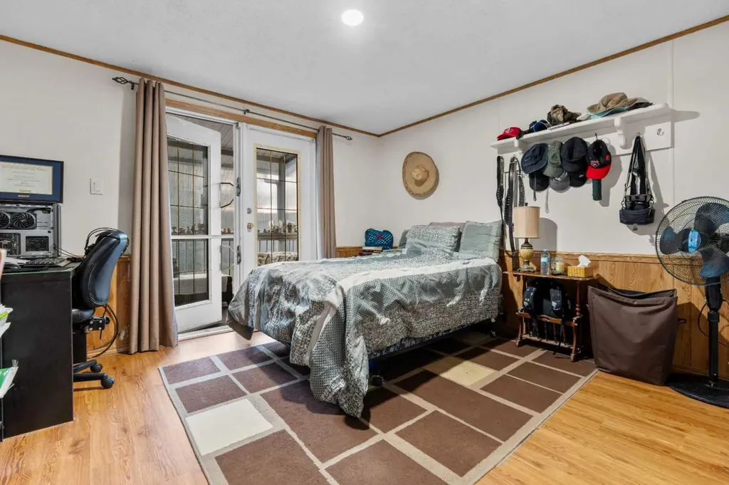 3223 83 Street Calgary AB T3B 5M7