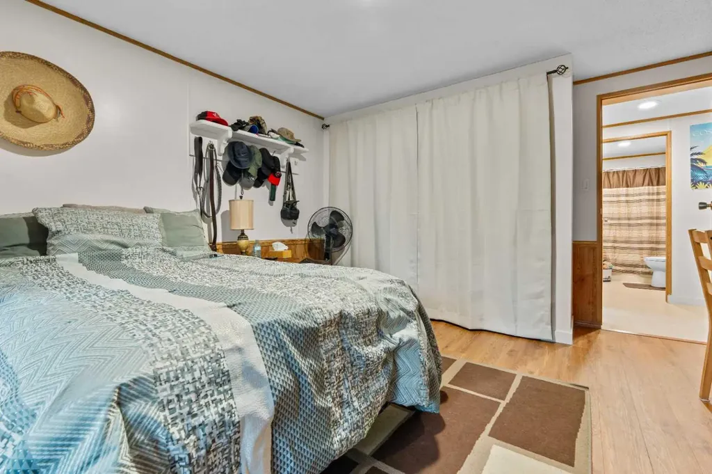 3223 83 Street Calgary AB T3B 5M7