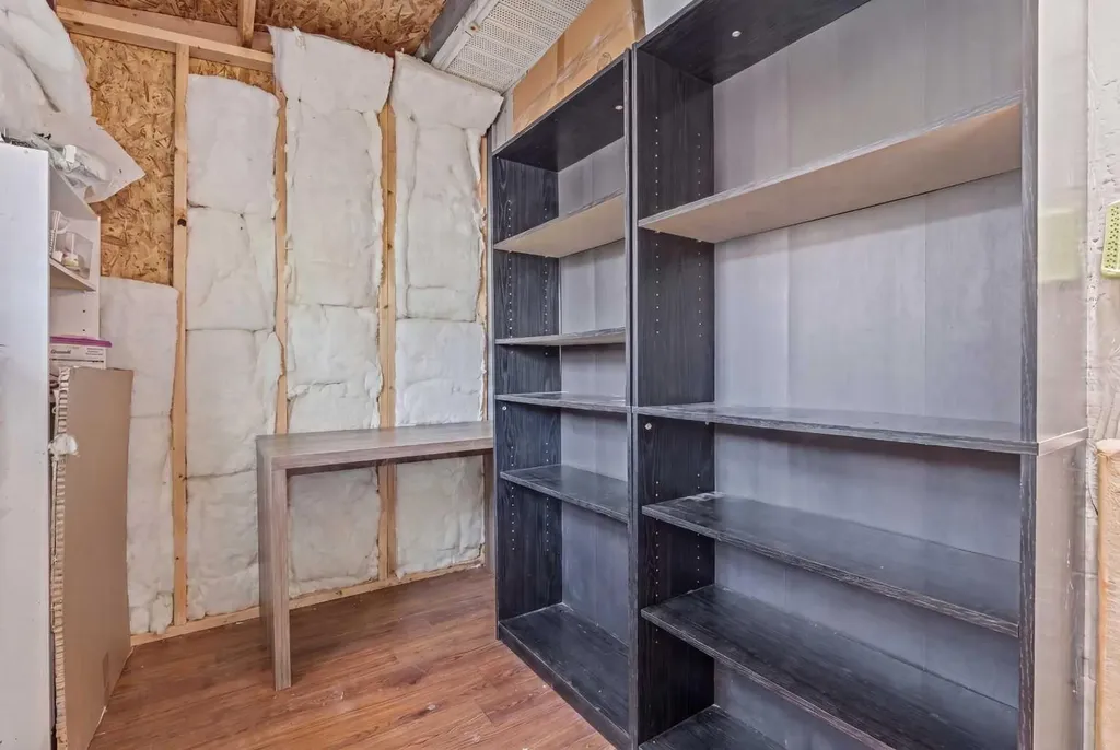 3223 83 Street Calgary AB T3B 5M7