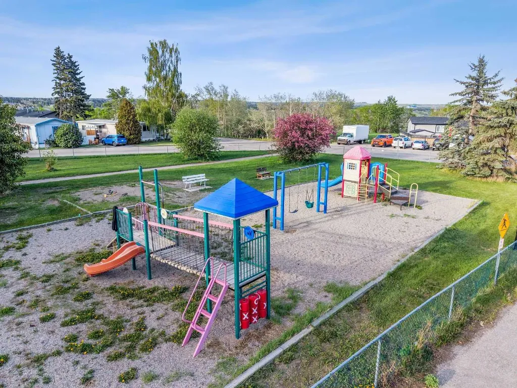 3223 83 Street Calgary AB T3B 5M7
