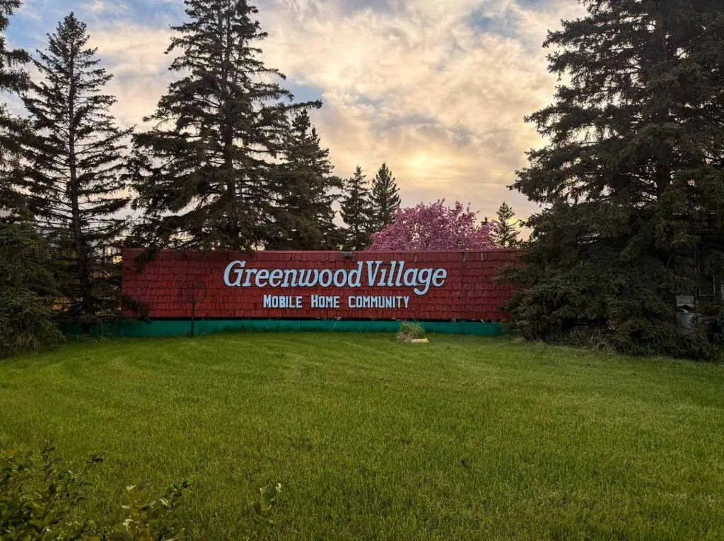 3223 83 Street Calgary AB T3B 5M7