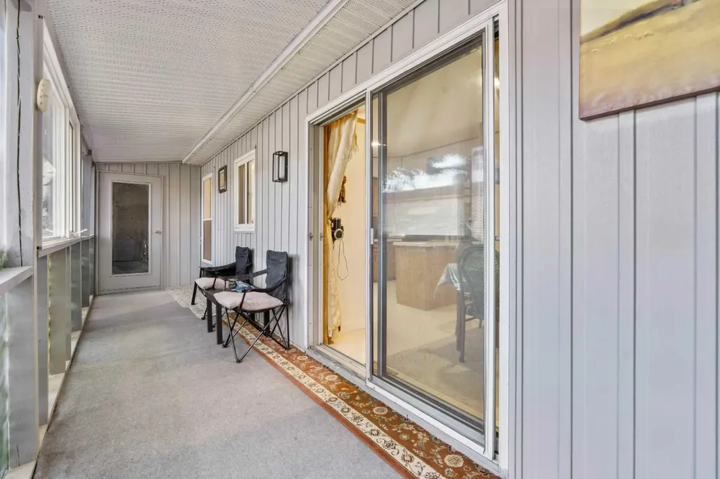 3223 83 Street Calgary AB T3B 5M7