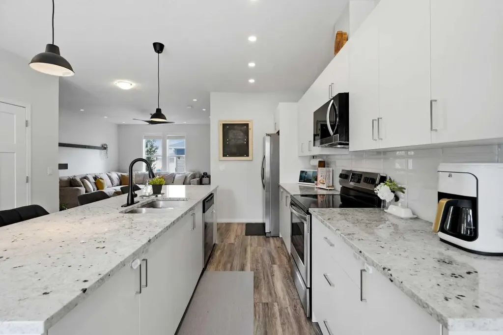 144 South Point Court SW Airdrie AB T4B4K9