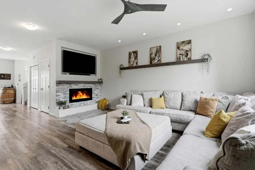 144 South Point Court SW Airdrie AB T4B4K9