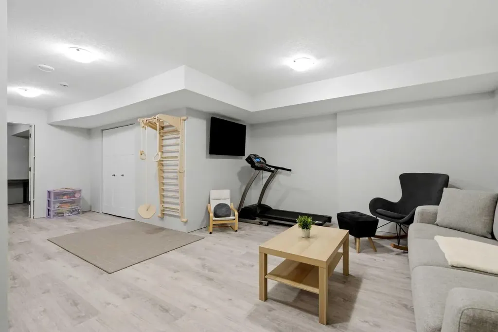 144 South Point Court SW Airdrie AB T4B4K9