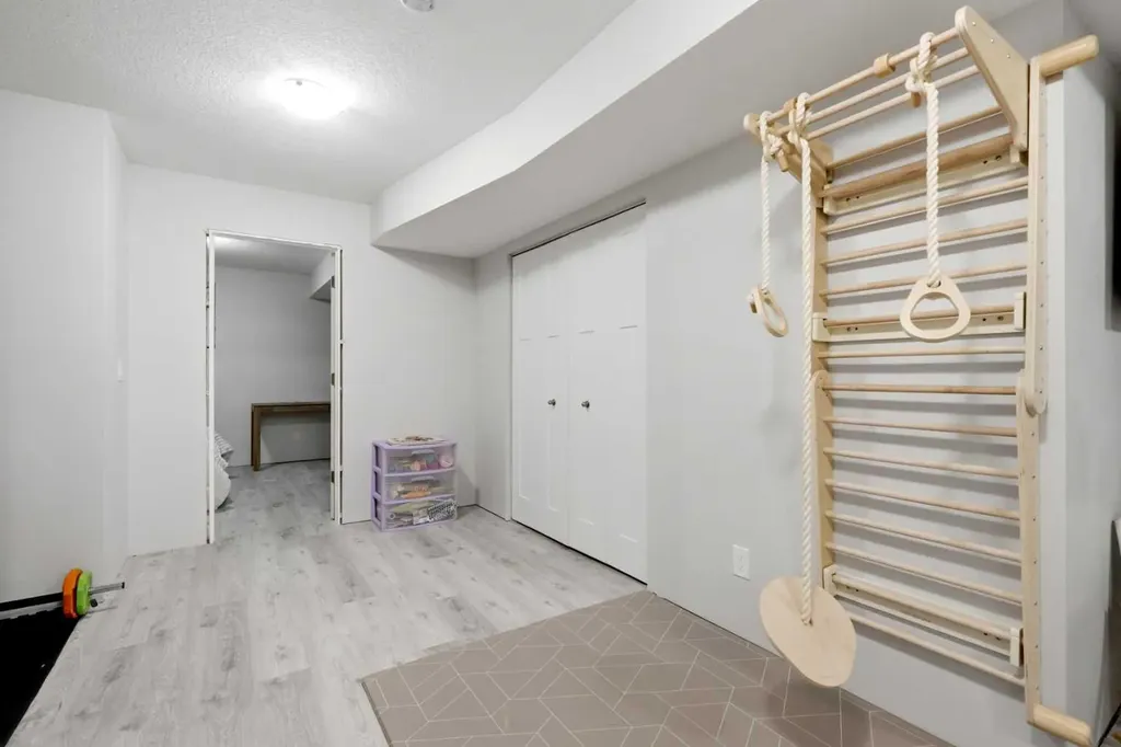 144 South Point Court SW Airdrie AB T4B4K9