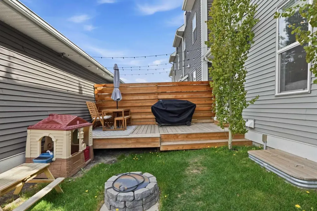 144 South Point Court SW Airdrie AB T4B4K9