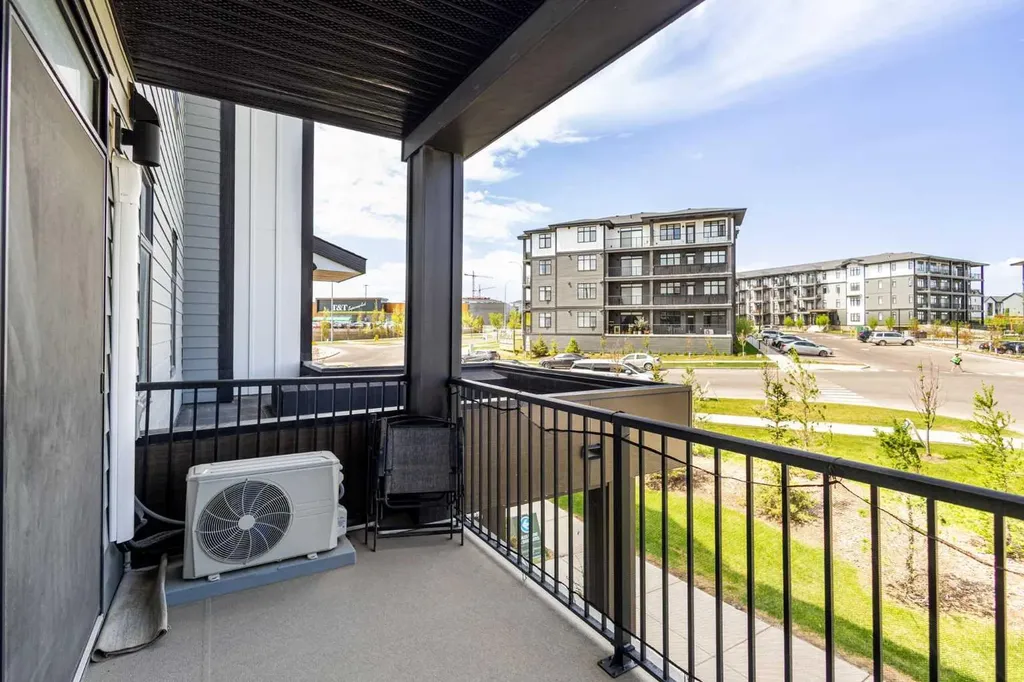 10 Sage Hill Walk NW Calgary AB T3R 1X9