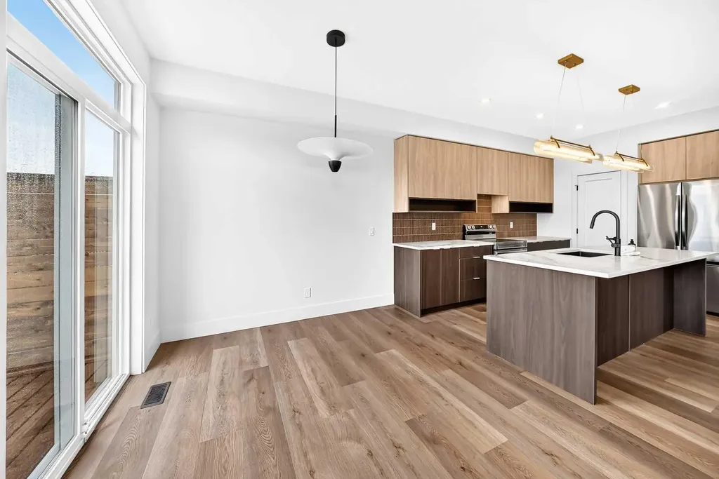 226 Greystone Boulevard Cochrane AB T4C 3K3