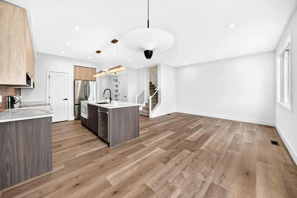 226 Greystone Boulevard Cochrane AB T4C 3K3