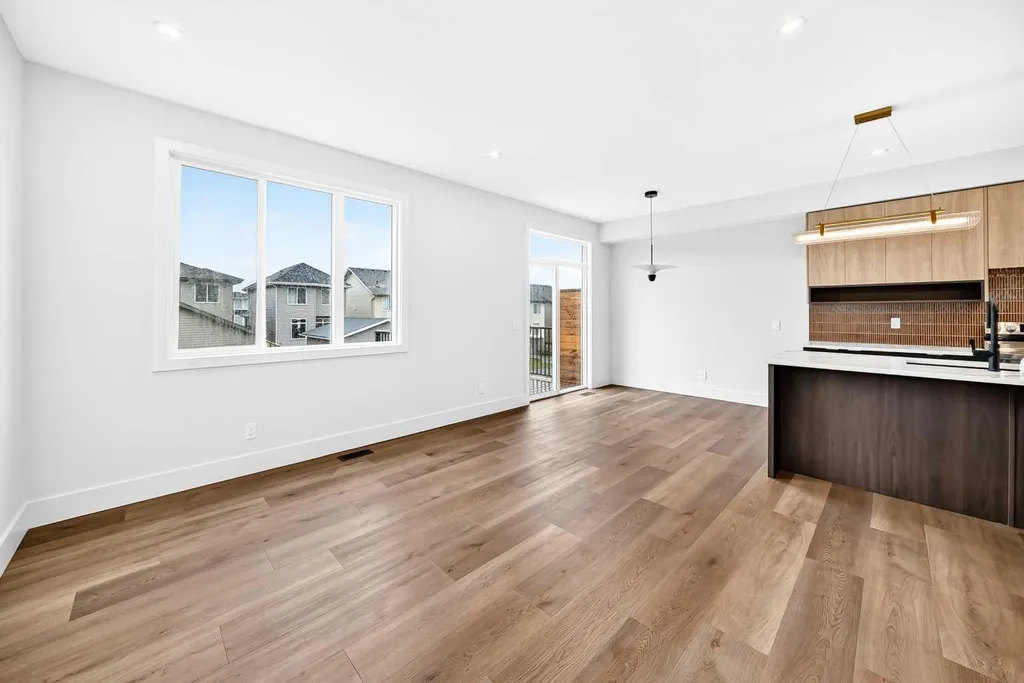 226 Greystone Boulevard Cochrane AB T4C 3K3