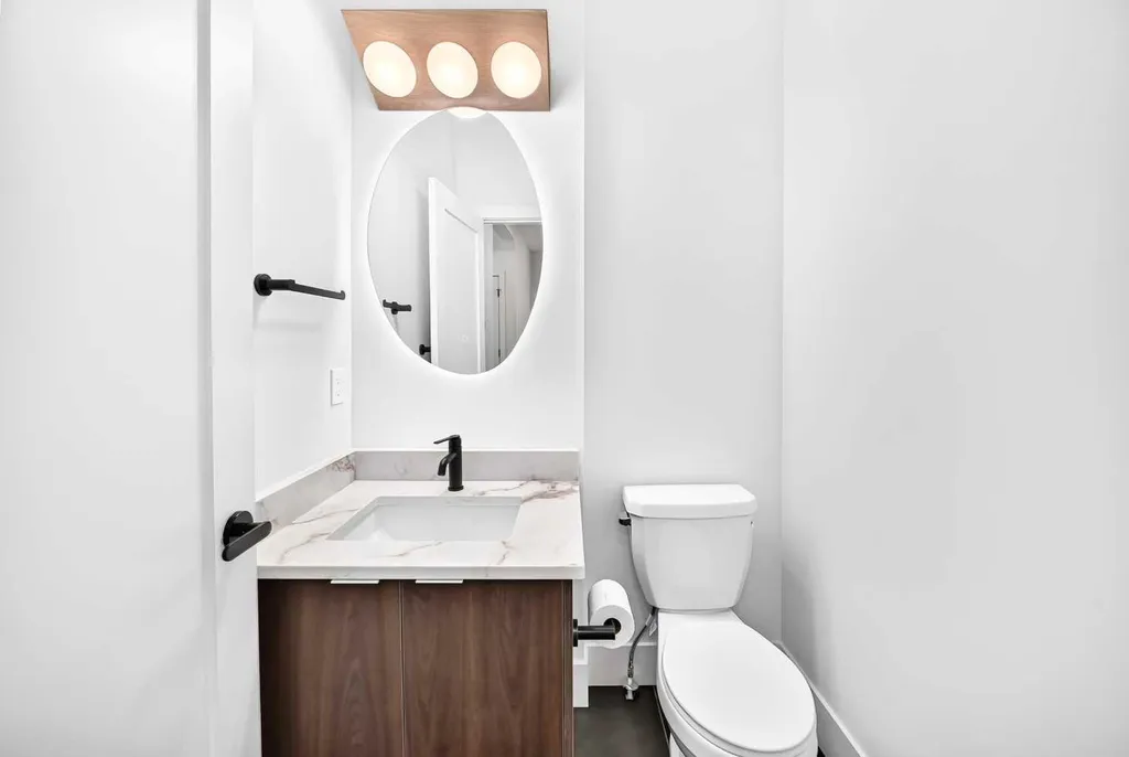 226 Greystone Boulevard Cochrane AB T4C 3K3