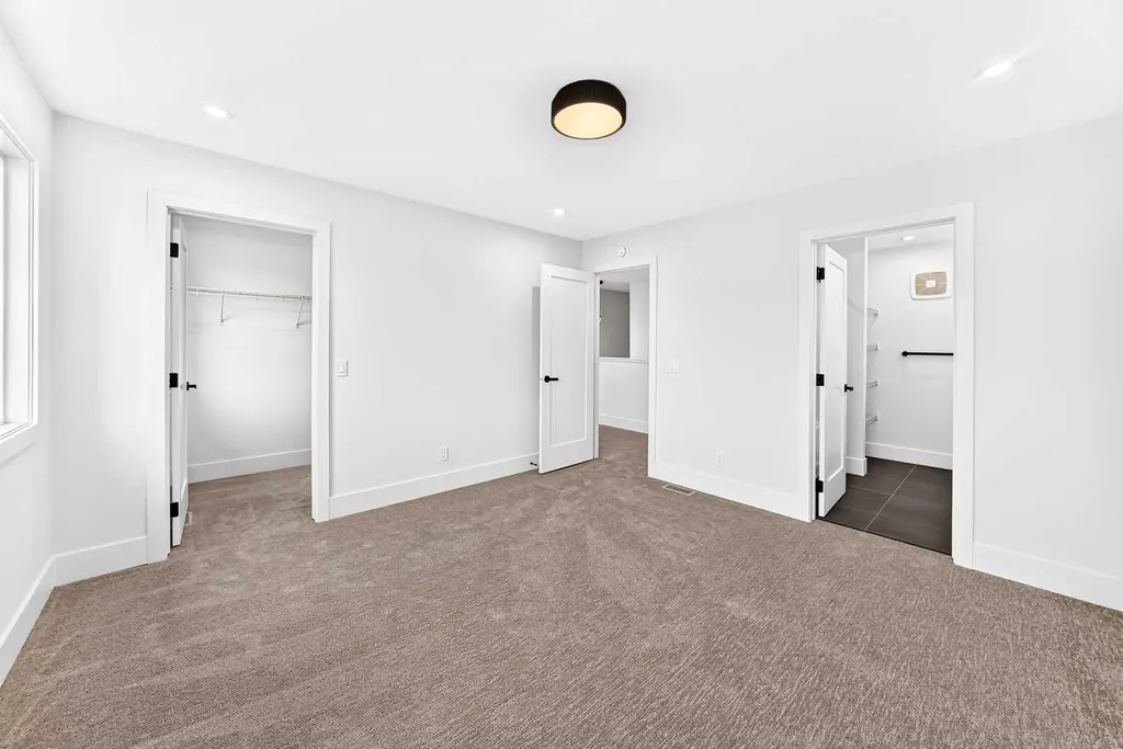 226 Greystone Boulevard Cochrane AB T4C 3K3
