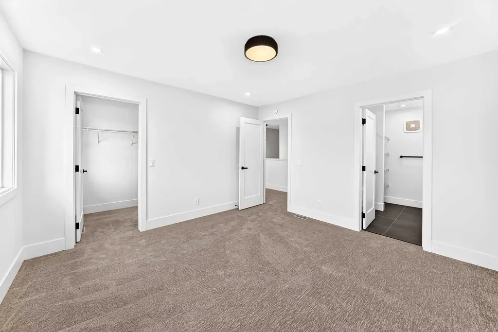 226 Greystone Boulevard Cochrane AB T4C 3K3