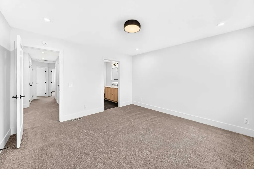 226 Greystone Boulevard Cochrane AB T4C 3K3