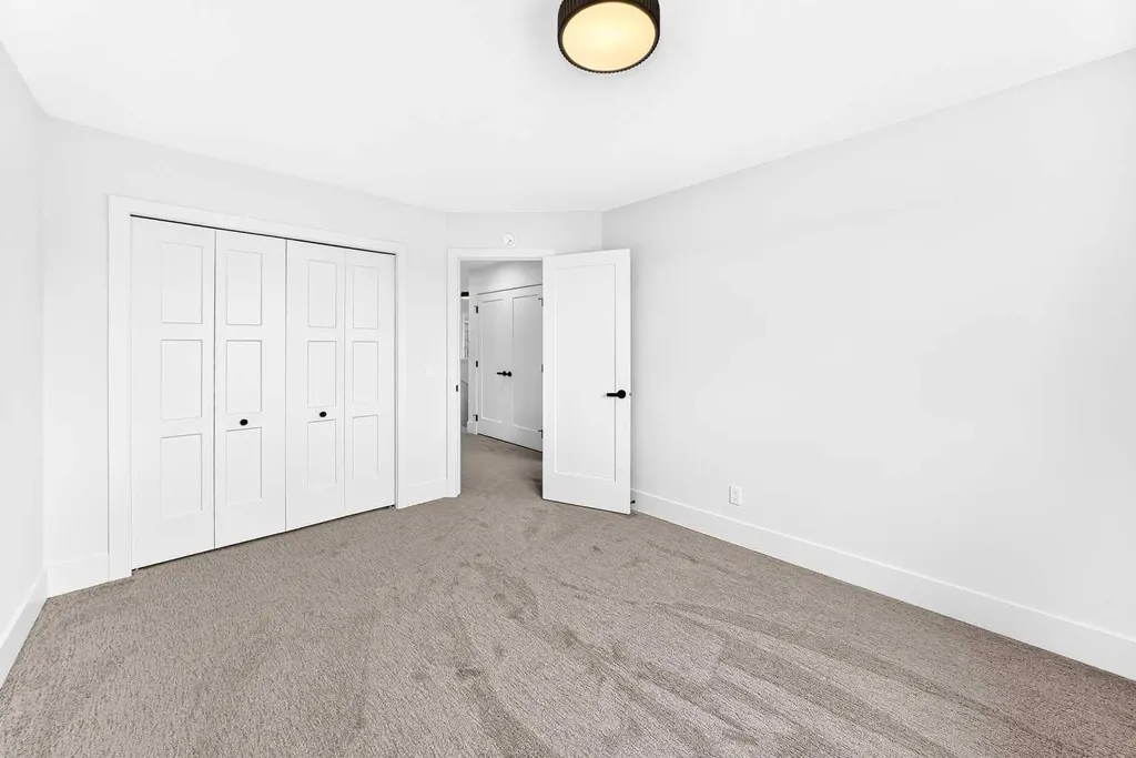226 Greystone Boulevard Cochrane AB T4C 3K3