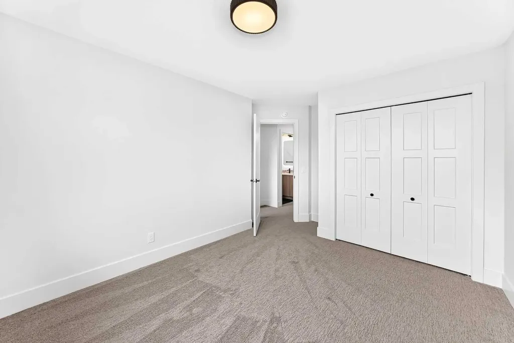 226 Greystone Boulevard Cochrane AB T4C 3K3