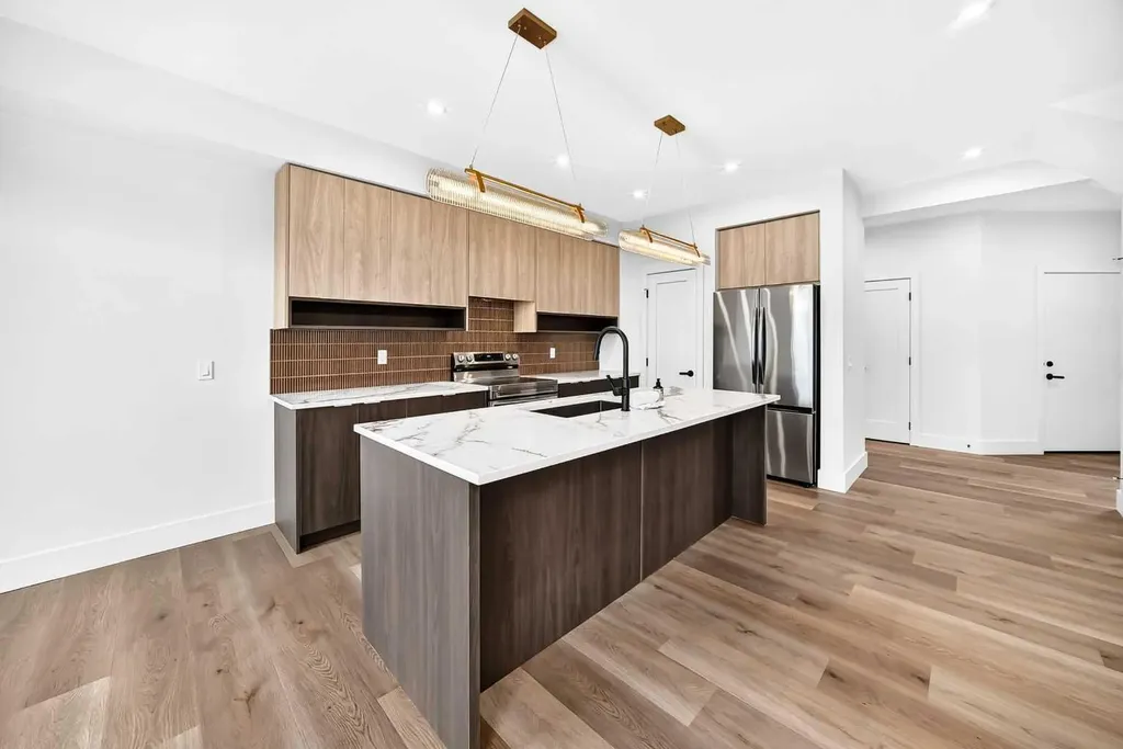 226 Greystone Boulevard Cochrane AB T4C 3K3