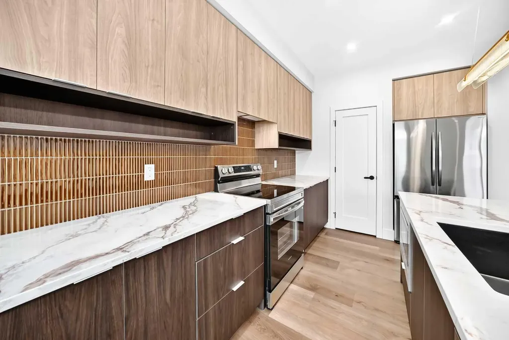 226 Greystone Boulevard Cochrane AB T4C 3K3
