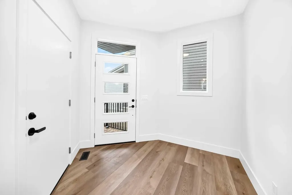 226 Greystone Boulevard Cochrane AB T4C 3K3