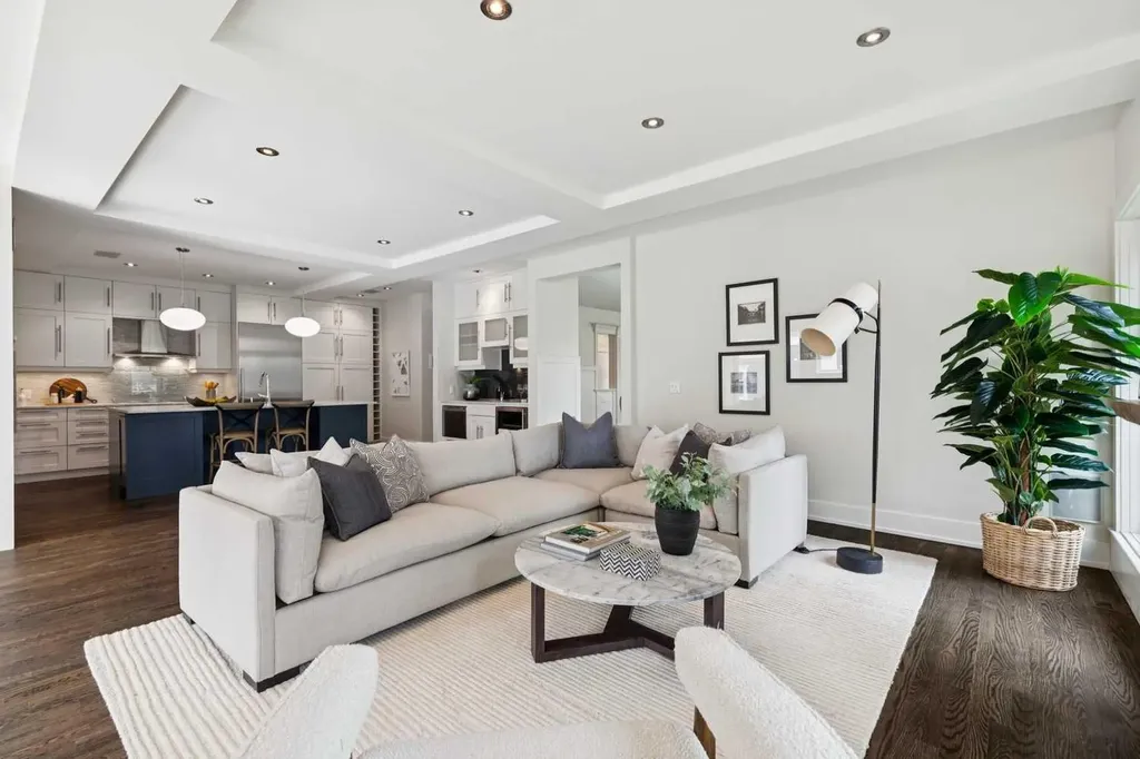 3237 7 Street SW Calgary AB T2T 2X8