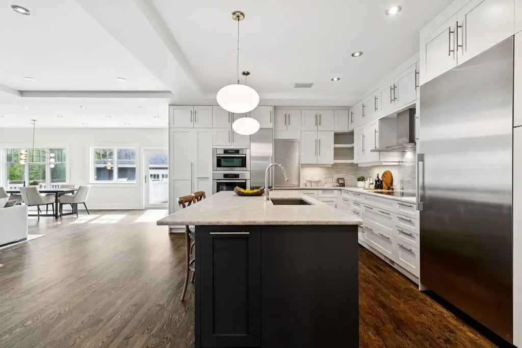 3237 7 Street SW Calgary AB T2T 2X8