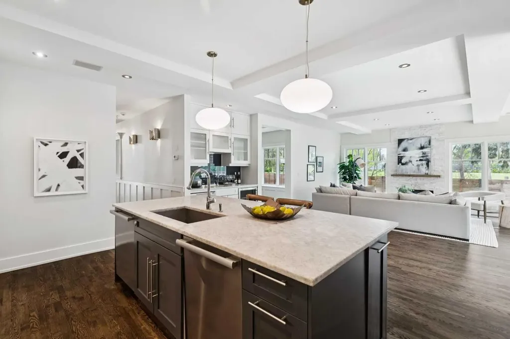 3237 7 Street SW Calgary AB T2T 2X8