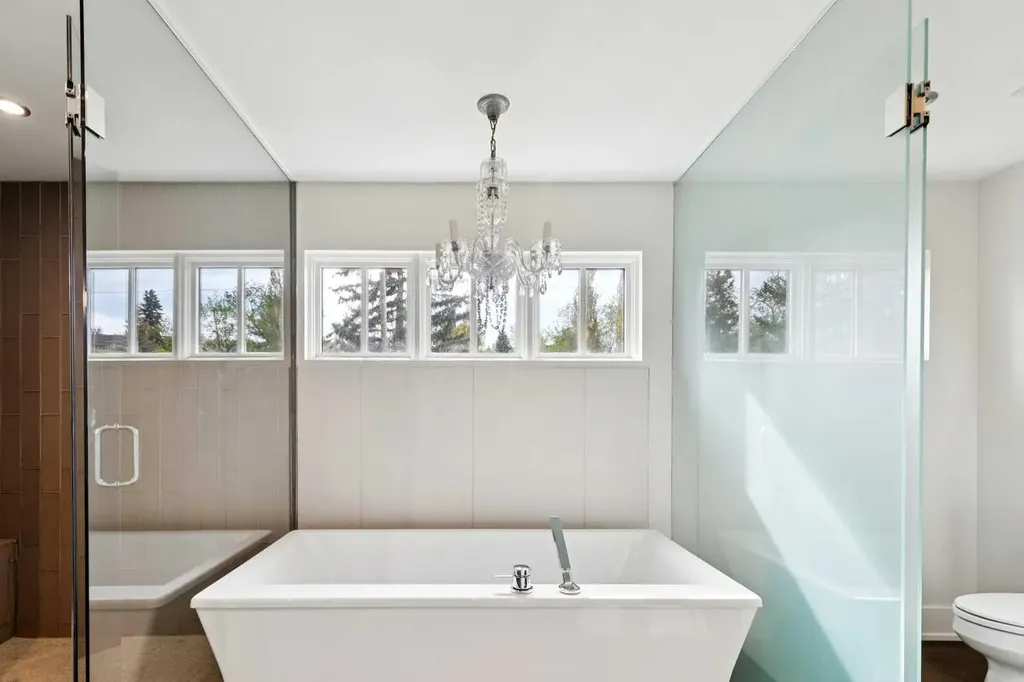 3237 7 Street SW Calgary AB T2T 2X8