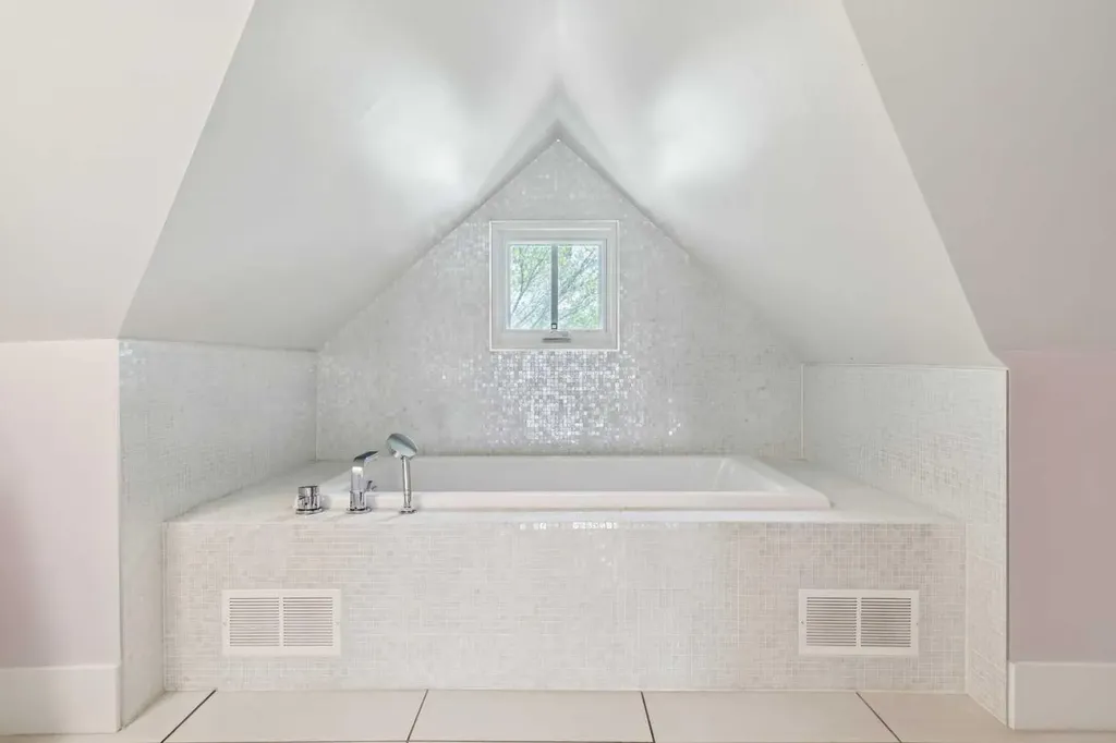 3237 7 Street SW Calgary AB T2T 2X8