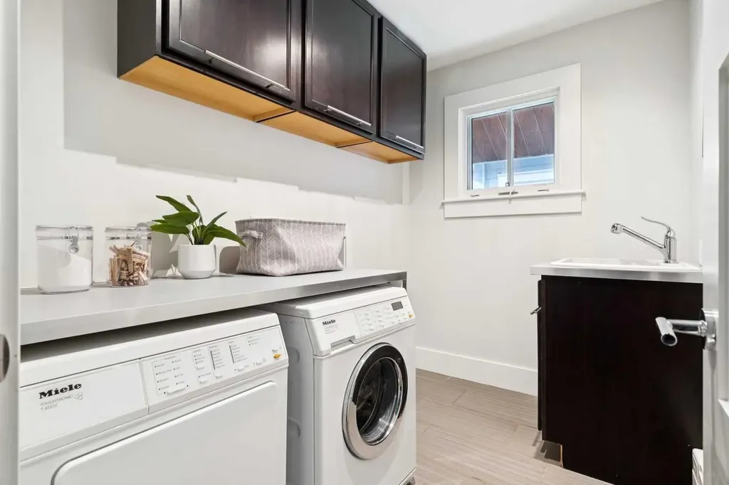 3237 7 Street SW Calgary AB T2T 2X8