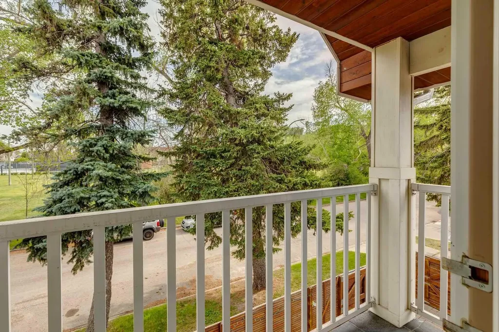 3237 7 Street SW Calgary AB T2T 2X8