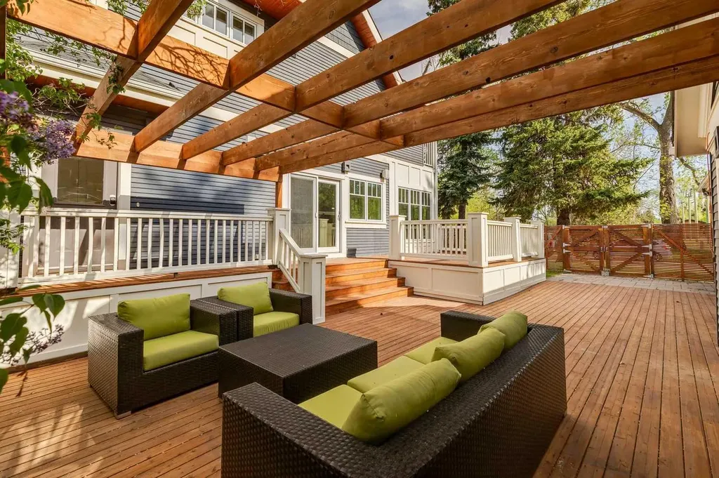 3237 7 Street SW Calgary AB T2T 2X8