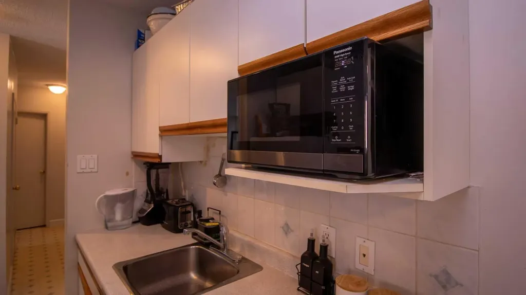 1111 15 Avenue SW Calgary AB T2R 0S5