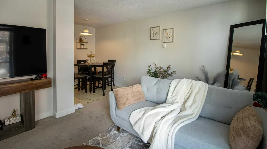 1111 15 Avenue SW Calgary AB T2R 0S5